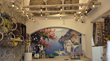Apre “Gusto Amalfitano”: tradizione, design e gelato artigianale in soli sei metri quadrati