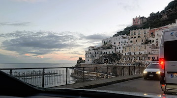 Atrani scrive alla Regione Campania: “Il PUAD va rivisto, criteri insostenibili per la gestione della spiaggia”