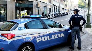 Battipaglia, arrestato giovane pusher: trovati in casa stupefacenti e un monopattino rubato
