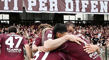 Brescia penalizzato e Salernitana ai playout con la Samp, Sindaco e De Luca: "Decisione gravissima" 