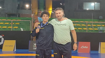 Campionati italiani giovanili di lotta libera, sul podio l’atleta sarnese Mattia De Blasio