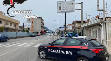 Cava de' Tirreni, 61enne maltratta la moglie: divieto di avvicinamento con applicazione del braccialetto elettronico 