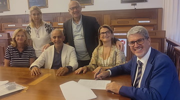 Cava, intensa giornata per il Sindaco: firmata la convenzione per la "Casa del Dopo di Noi" e celebrati i 35 anni della Decom