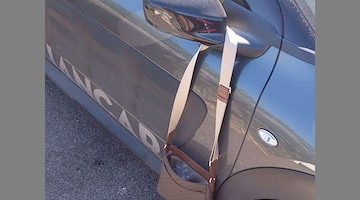 Cetara, le rubano la borsa mentre è seduta su una panchina. Appello per ritrovare i documenti
