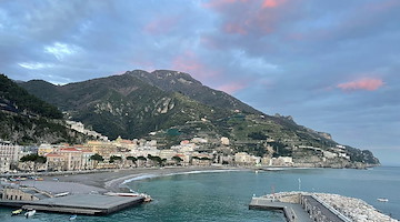Comitato “Tuteliamo la Costiera Amalfitana”, Maiori: «Dati eccellenti, mare malato. Serve convogliare il Reginna in condotta»