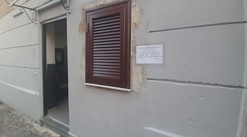 Da negozio a casa abusiva: sequestrato immobile a Secondigliano, scoperto anche allaccio elettrico illegale 