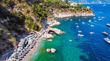 Dal 31 maggio in edicola la Nuova Guida delle spiagge della Costiera Amalfitana di Roberto Pellecchia