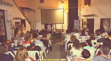 Dieci autori a Minori per il viaggio in bici tra libri, musica e cultura