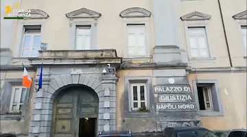 Diplomi comprati: studenti risultavano presenti ma erano altrove. Preside e docenti indagati nel napoletano 
