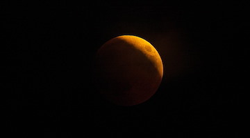 Domenica 7 settembre l’Italia ammirerà la Superluna di Sangue. Da Positano le foto di Fabio Fusco