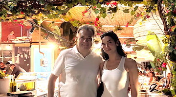 Dua Lipa in vacanza a Napoli: la celebre popstar conquistata dall'ospitalità e dalla cucina partenopea 