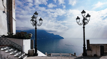 E-Distribuzione potenzia la rete elettrica di Atrani: al via interventi per una infrastruttura smart e resiliente