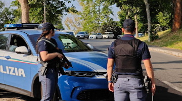 Facevano la spola tra Napoli e il Lazio per svaligiare appartamenti: quattro arresti 