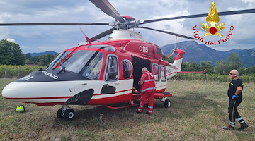 Fiat Puma cade in un burrone a Montena di Giovi: l'uomo alla guida trasportato in ospedale in codice rosso 