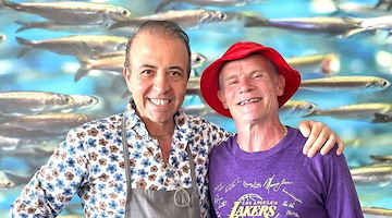 Flea, l'iconico bassista dei Red Hot Chili Peppers tra i clienti del ristorante "Marina Grande" di Amalfi 