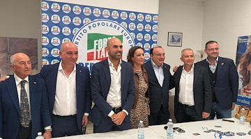 Forza Italia inaugura la nuova sede a Napoli, Ferrante: "Sostegno convinto a Cirielli, con Fi al centro si vince"