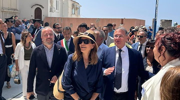 Fratelli d'Italia porta la campagna elettorale al mare: in Costiera Amalfitana gazebo a Positano, Atrani e Vietri sul Mare