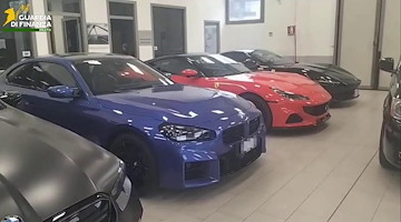 Frode da 43 milioni di euro sull’importazione di auto: a Prato sequestrati conti correnti, società, immobili, terreni e auto di lusso