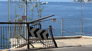 Grave incidente nella notte a Maiori: motociclista 25enne in condizioni critiche