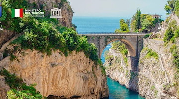 “Il Borgo che racconta storie”: 23 agosto spettacolo itinerante tra teatro ed enogastronomia a Furore 