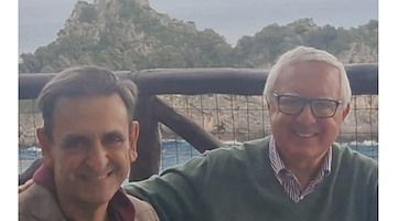 Il professore Andrea Margelletti torna a Conca dei Marini accolto dall'imprenditore Salvatore Criscuolo