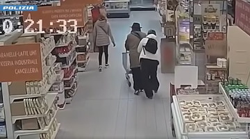 In trasferta dalla Bulgaria per derubare anziani nei supermercati, 3 arresti a Pordenone