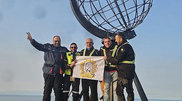 In vespa in capo al mondo: l'impresa di cinque cittadini di Cava de' Tirreni 