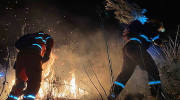 Incendio domato a Maiori in località San Vito, fondamentale l'intervento del Nucleo Comunale di Protezione Civile