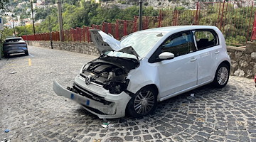 Incidente mortale a Vietri sul Mare, 80enne perde il controllo dell'auto e si schianta contro un muro