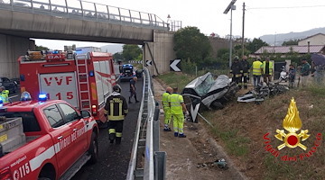 Incidente sulla A2 del Mediterraneo: 80enne perde il controllo dell'auto e finisce fuori strada