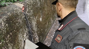 Inquinamento del fiume Sarno: denunciato imprenditore per scarico illecito di acque reflue 