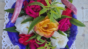 L'acqua di rose e fiori nella notte dell’Ascensione: il “vacile” tra tradizione e devozione