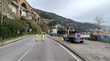 Lavori stradali lungo la SS 18: senso unico alternato tra Vietri sul Mare e Salerno 
