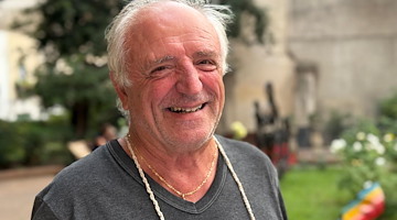 Maiori e i suoi nobili: tra sguardi diffidenti e l’ironia pungente di Annacce Annacce