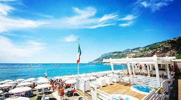 Maiori: festa per gli 80 anni del Lido Reginna, primo stabilimento balneare della città