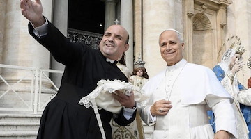 Maiori, Papa Leone XIV benedice la Madonna delle Grazie: emozione e fede in Piazza San Pietro