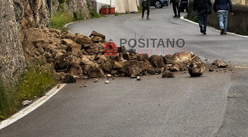 Maltempo in Costiera Amalfitana: crollata macera ad Amalfi 