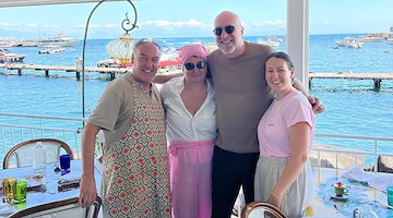Mario Biondi si rilassa al Lido Azzurro con la famiglia Pisani prima del concerto ad Amalfi