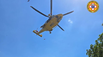 Massa Lubrense: ragazzo di 13 anni si ferisce dopo un tuffo al fiordo di Crapolla, salvato dal CNSAS