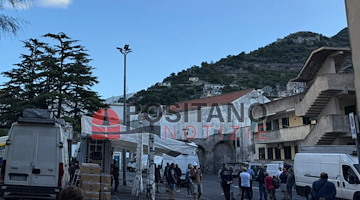 Mercato di Maiori, malumori tra gli ambulanti: "Spazi insufficienti in Via Pedamentina"