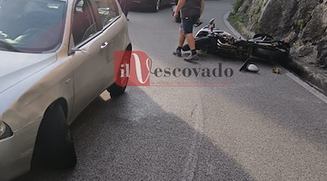 Minori, incidente tra moto e auto: traffico a senso unico alternato