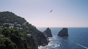 “Mura ed Ombre”: Capri si svela nei silenzi delle sue pietre