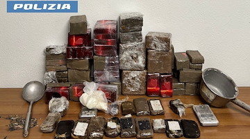 Napoli, arrestato 46enne e sequestrati oltre 15 kg di droga