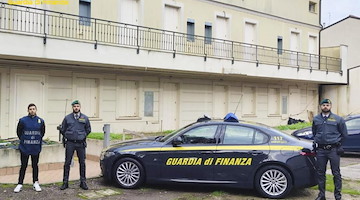 Napoli, confiscati oltre 100 immobili per un valore di 38 milioni di euro ad imprenditore con legami con il clan Di Lauro