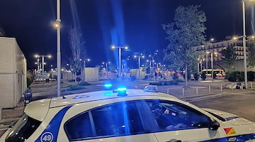 Napoli, controlli della Polizia locale in uno stabile: sanzionate cinque strutture ricettive
