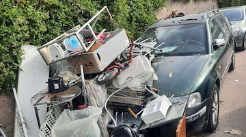 Napoli, ripulita una maxi discarica con 10 tonnellate di rifiuti abbandonati e pericolosi 