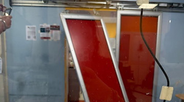 Napoli, tensione al Pellegrini: uomo sfonda porta del pronto soccorso alla notizia della morte della madre