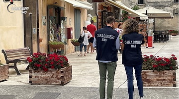 Nas Salerno: sequestrati 8 quintali di alimenti non conformi, chiuse 23 attività per gravi irregolarità igienico sanitarie 
