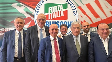 Nicola Caputo aderisce a Forza Italia: «Per sei anni ho servito la mia Regione, ora si è concluso un ciclo»