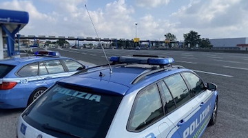 Omissione di soccorso sulla Tangenziale di Napoli: la Polizia denuncia un autista in fuga verso la Sardegna